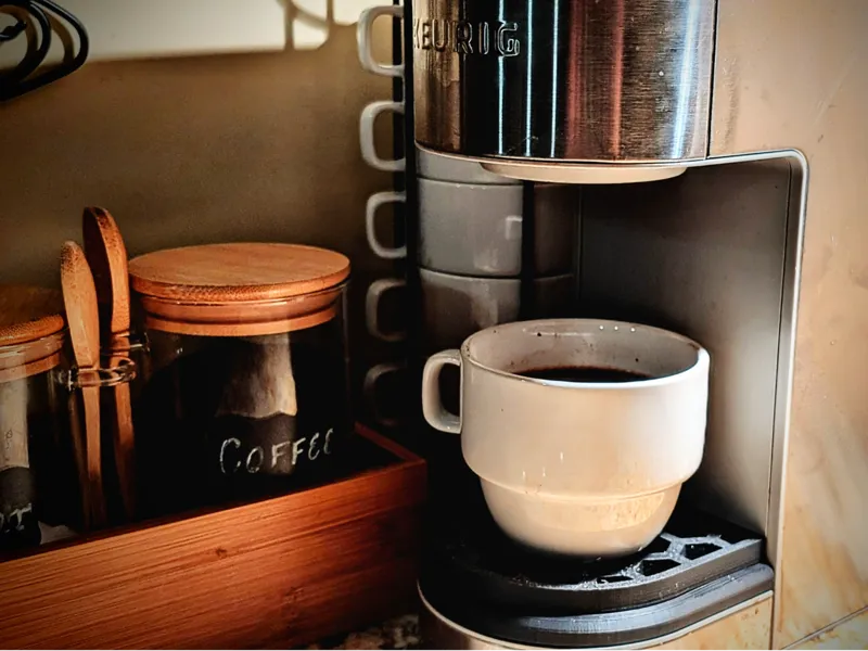 Keurig coffee cup elevator