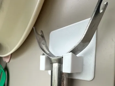 Clothing rod and razor organizers