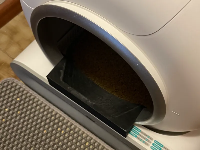 Automatic cat litter box