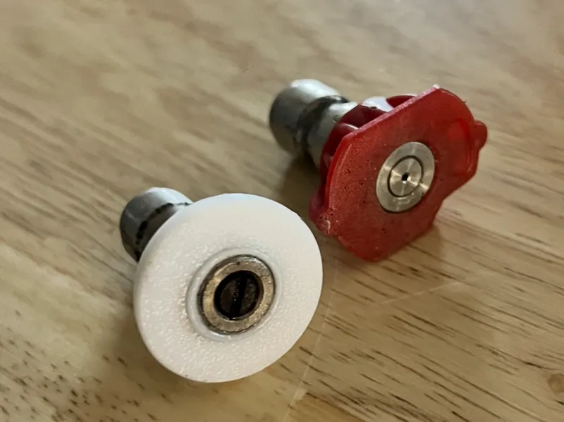 Pressure washer nozzle grip tip identifier