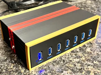 USB Hub mounting box