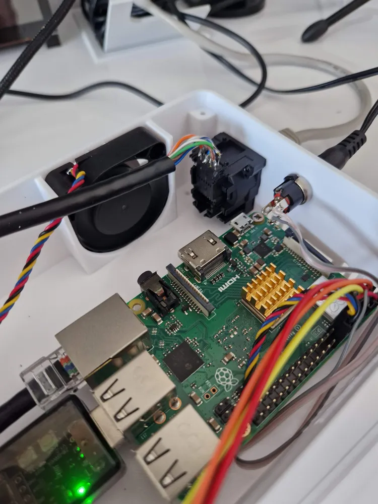 Raspberry Pi box fo Home Assistant by Juraj GerekMakerWorld: Download ...