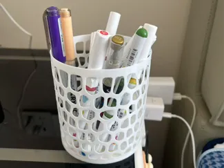镂空简约笔筒