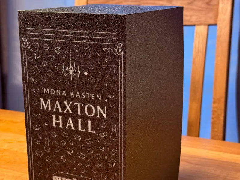 Maxton Hall Special Edition Bookcase