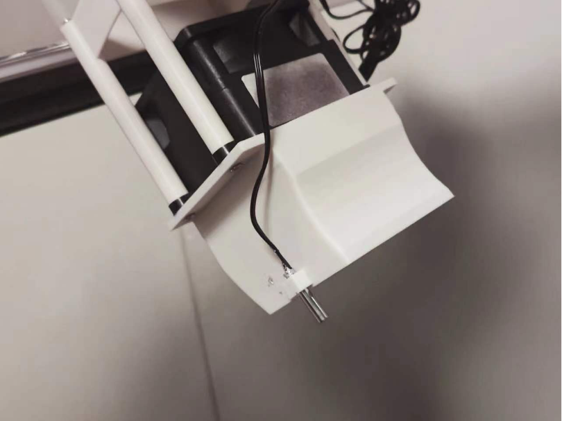 一个简单实用的主动干燥箱烘干支架