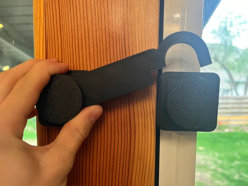 Door latch/lock