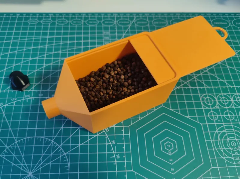 Spices storage with cork