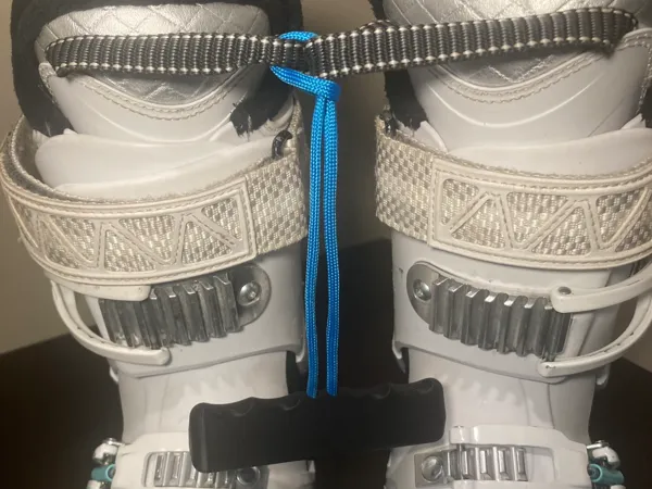 Poignée de transport pour chaussures de ski