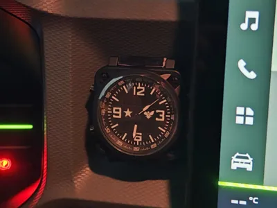 Youclip clock for Dacia 