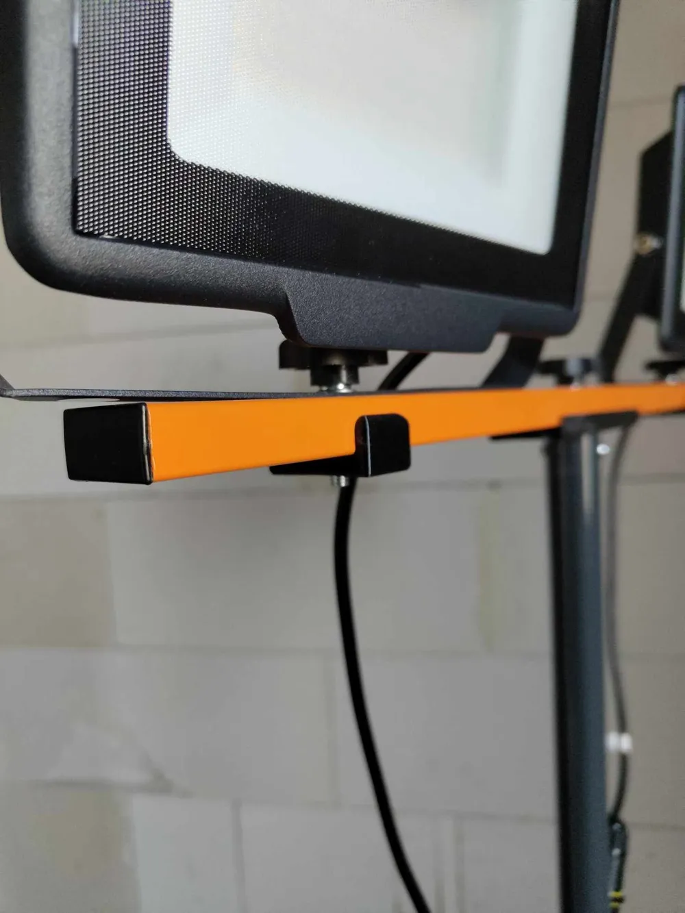 Led Helper Tripod work led lamp mount helper by StiviMakerWorld: Download Free 3D ...