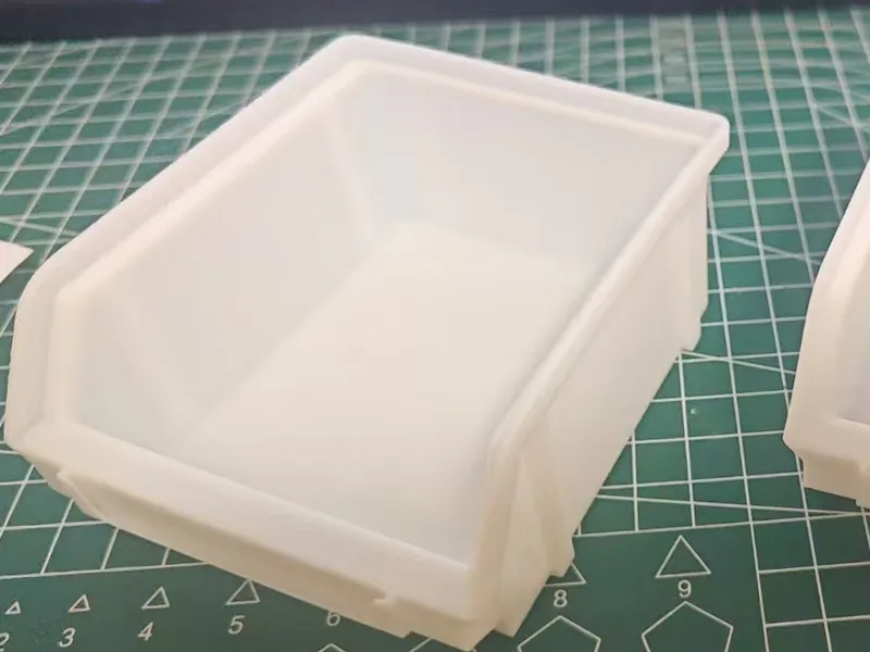 可堆叠式零件收纳盒