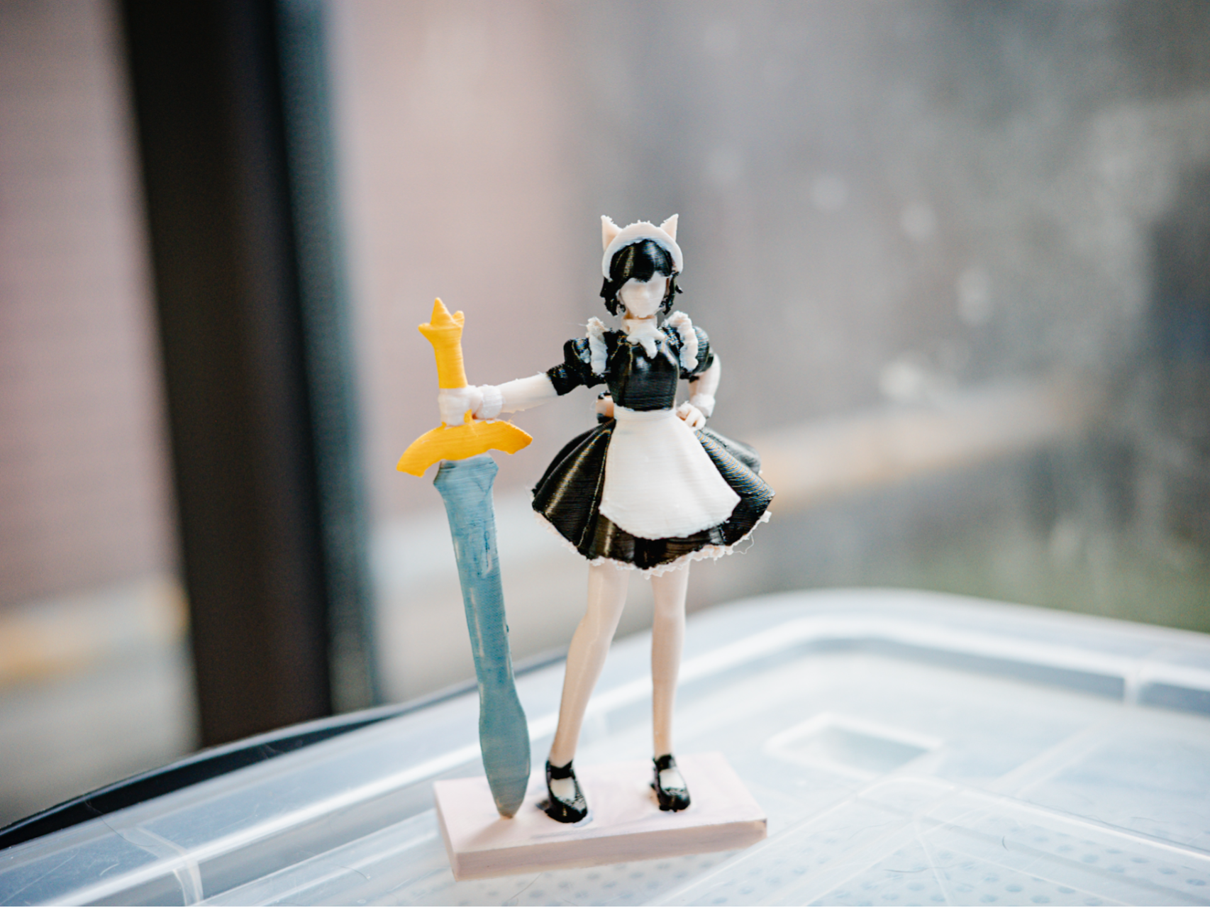 Cat-eared Greatsword Maid - Free 3D Print Model - MakerWorld