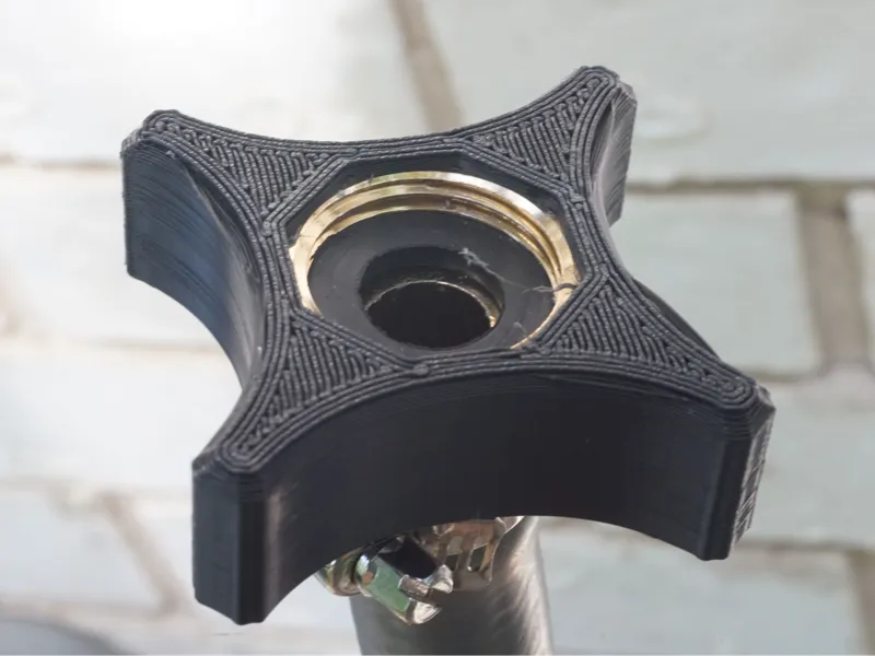 Easy to turn garden hose knob