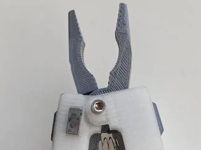 Sliding pliers
