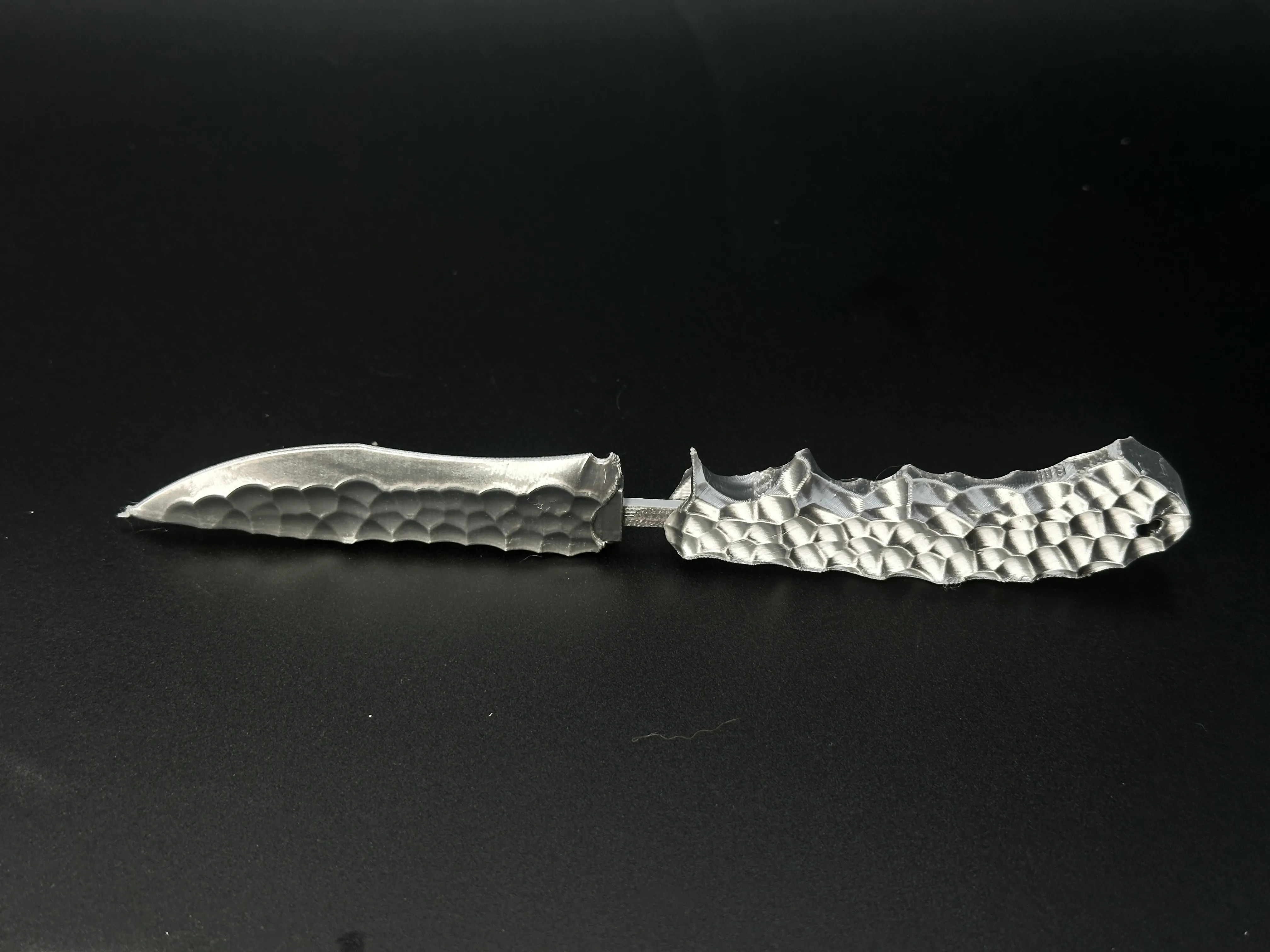 Hammer-Textured Dagger - Free 3D Print Model - MakerWorld