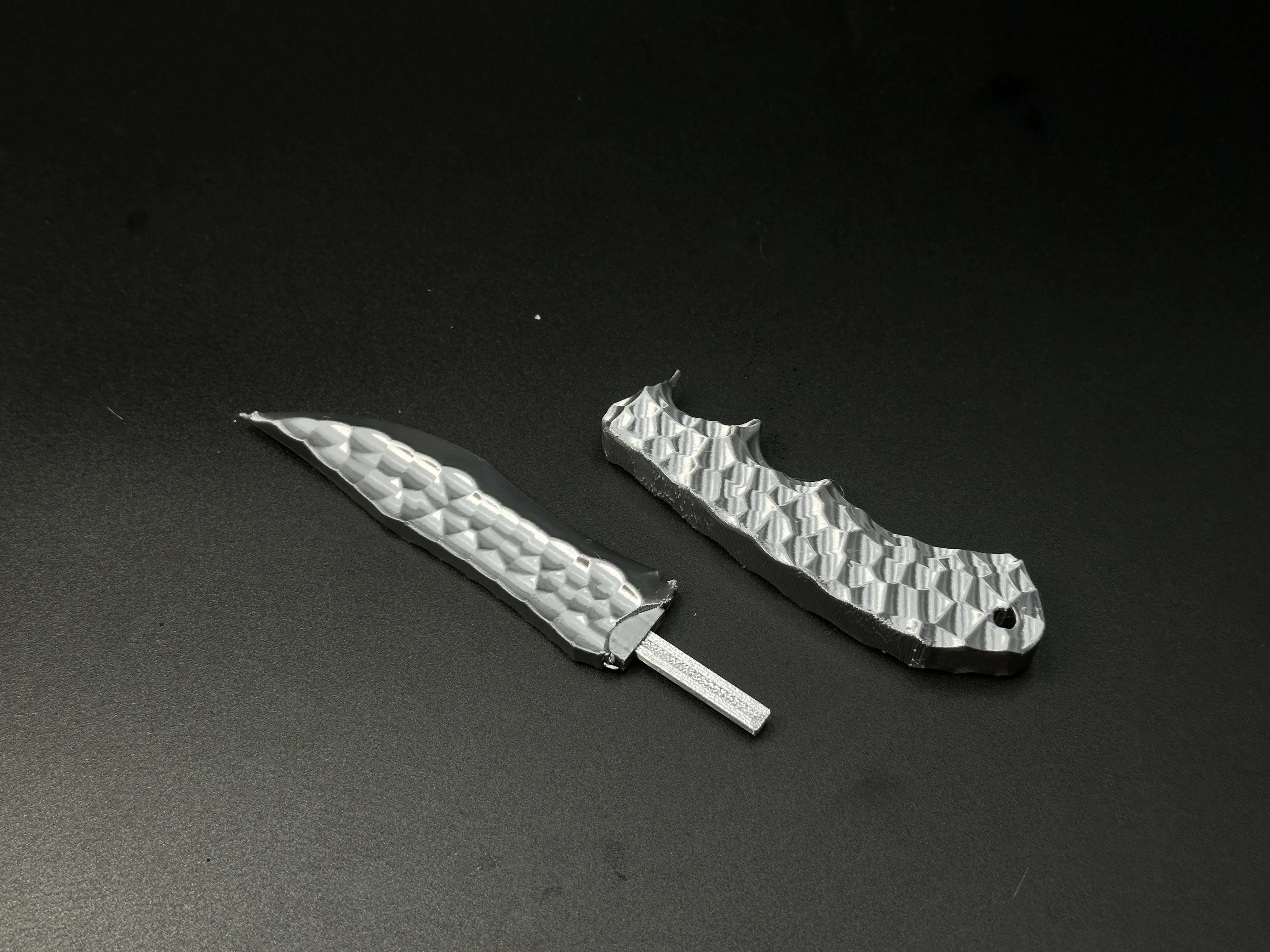 Hammer-Textured Dagger - Free 3D Print Model - MakerWorld