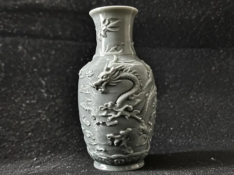 龙纹花瓶（笔筒）