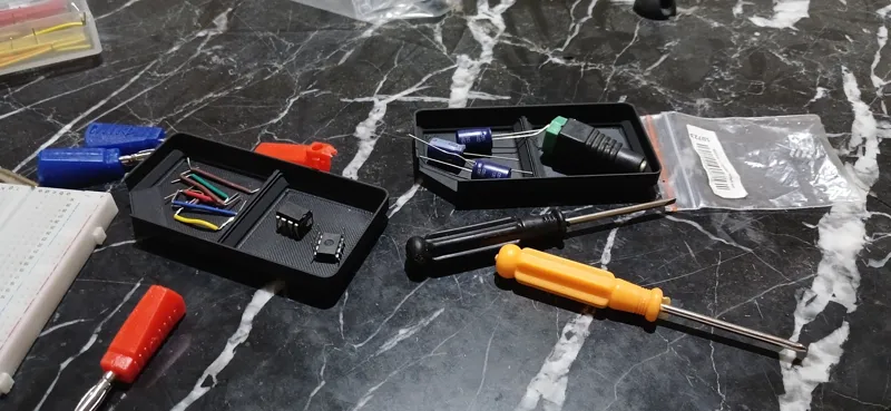Lightweight Stackable Gridfinity Tray with lip