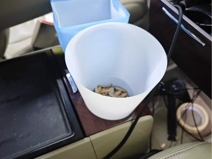 Simple is Good - XXXXL Cone Car Trash Bin