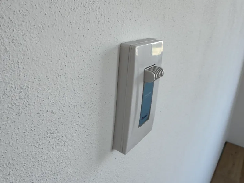 Gree holder for thermostat