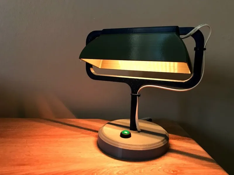 Classic Banker's Lamp