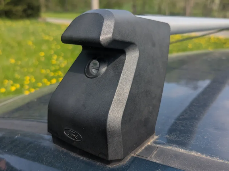 Ford Focus Mk2 roof rack railing cover