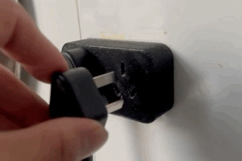 三脚插头收纳器