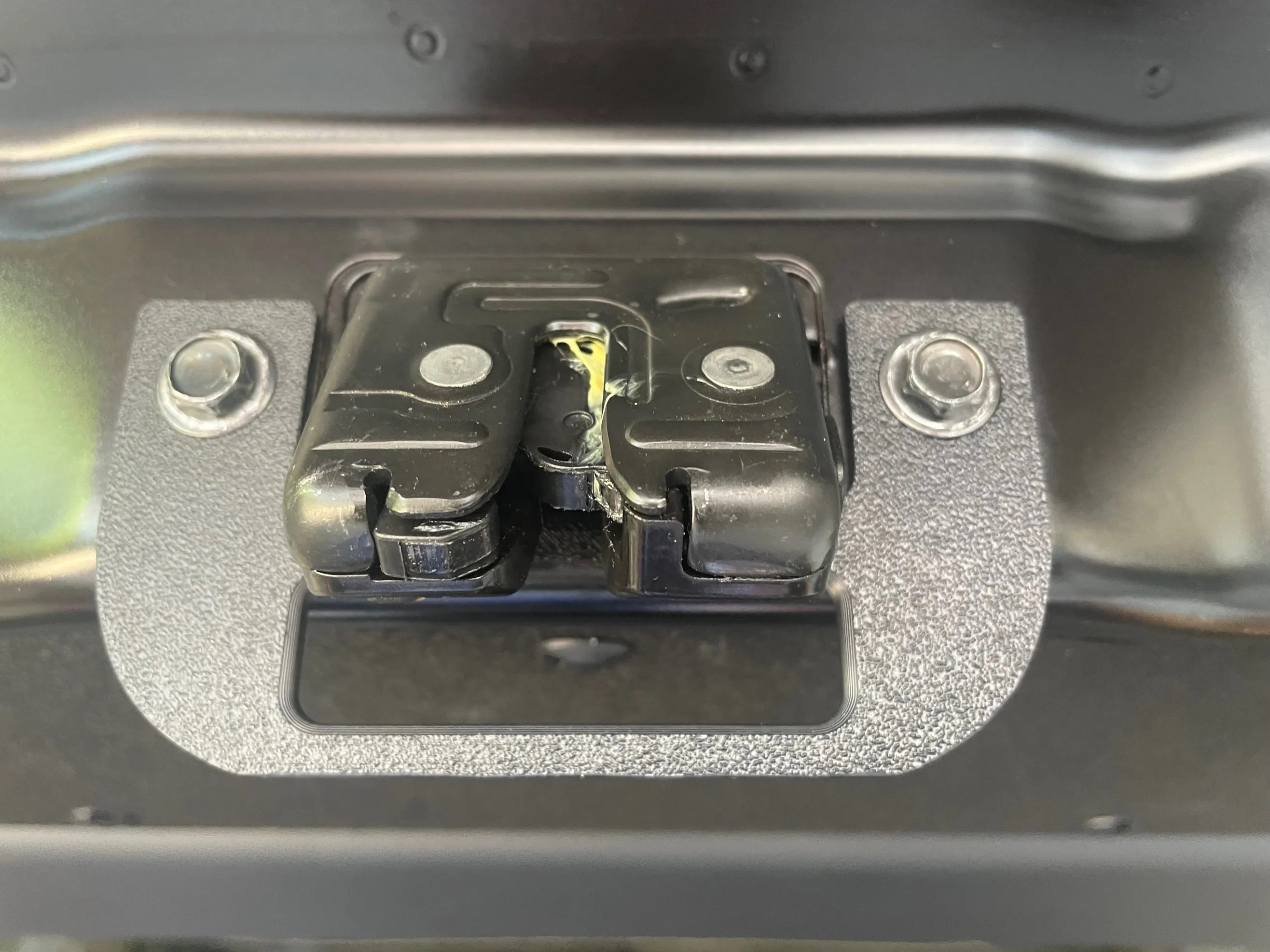 Immagine che contiene automobile

Il contenuto generato dall'IA potrebbe non essere corretto.