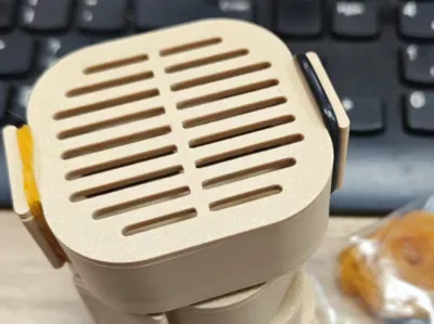 Desiccant box with a rubber band lid