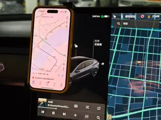 特斯拉屏幕手机支架for iphone14 pro