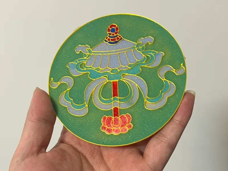 西藏美学，吉祥八宝，宝伞，掐丝珐琅线稿，掐丝珐琅杯垫，可用于车挂模型的面。
