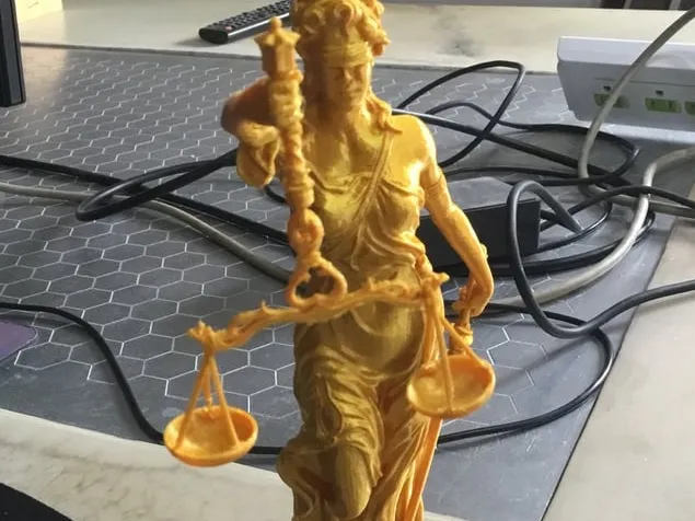 Lady Justice scale (no chains required)