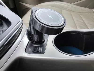 Compact car magnetic wireless phone charger