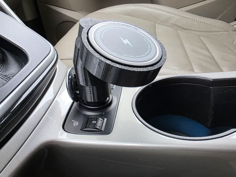 Compact car magnetic wireless phone charger