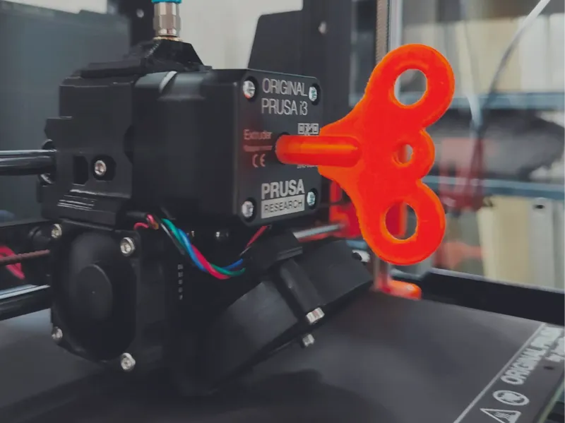 Wind up wing nut extruder visualization