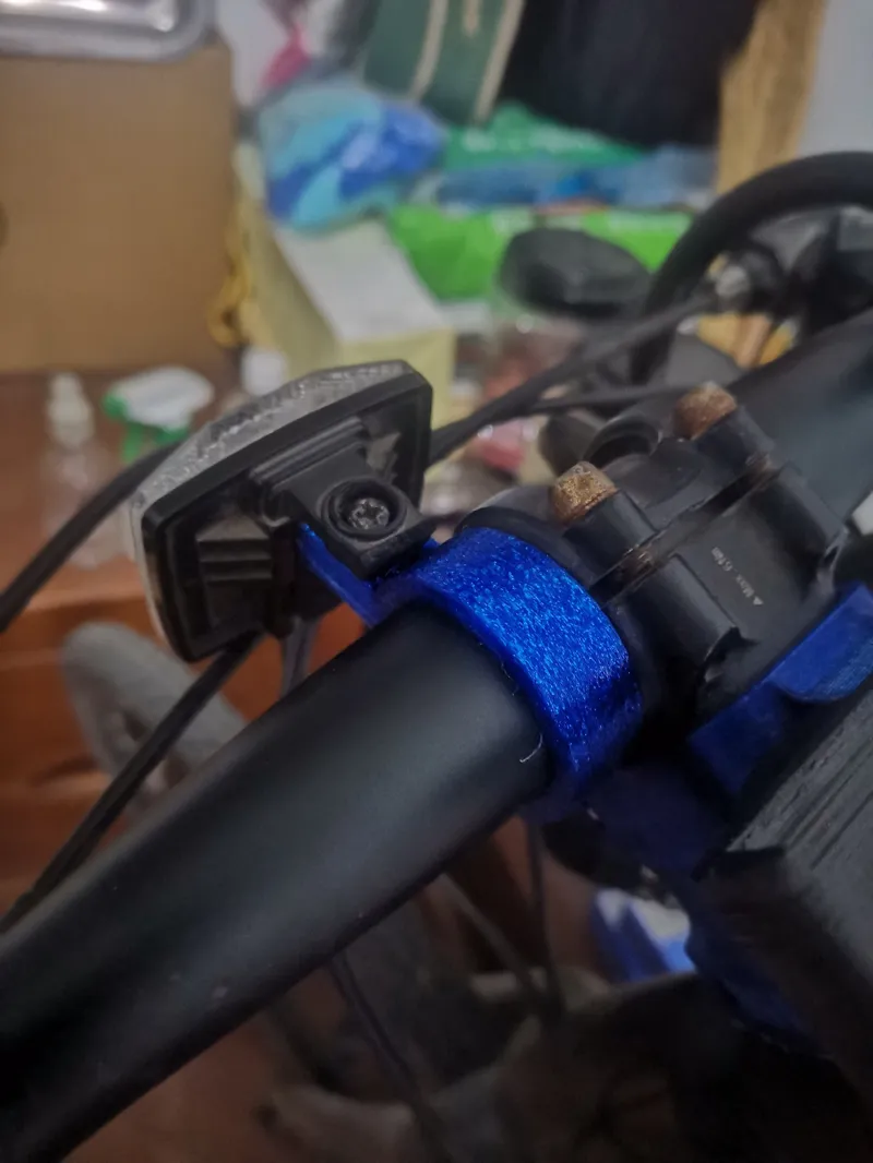 Giant Escape Broken Front Reflective Light Fix
