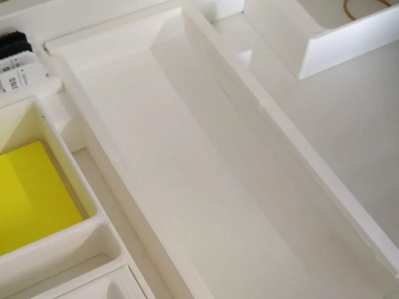Bottom tray for Scissors insert