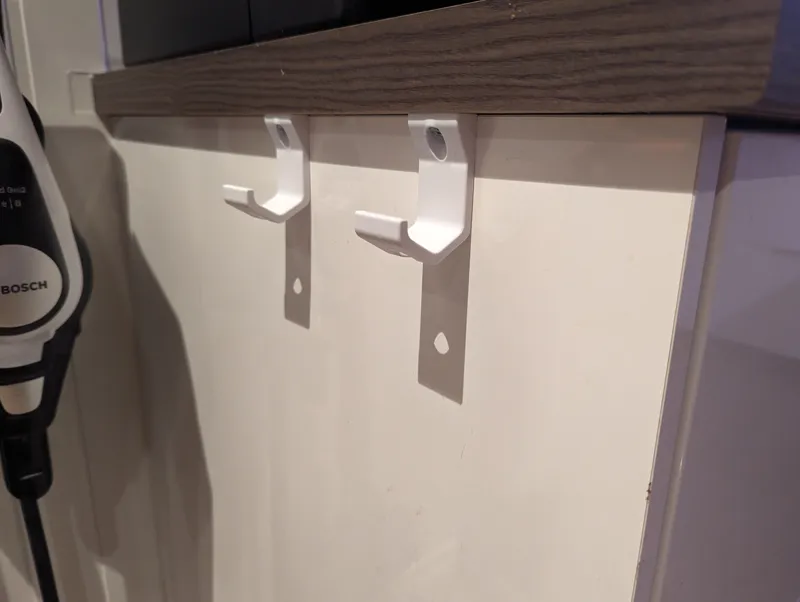 Top mounted hook
