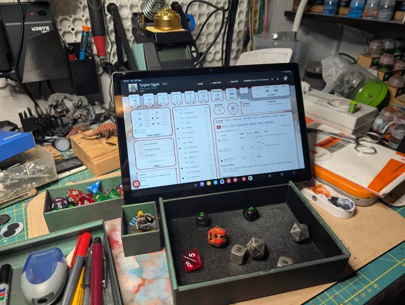 Dice Tray with tablet stand v3