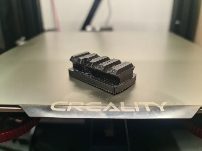 Ris rail on hamr 