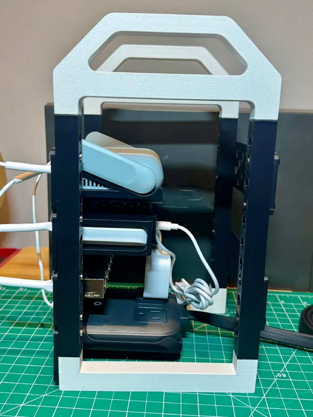 GL.iNet Beryl AX 6-inch or 10-inch Rack Mount - Free 3D Print Model ...