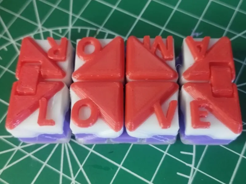 CUBO INFINITO Love / AMOR
