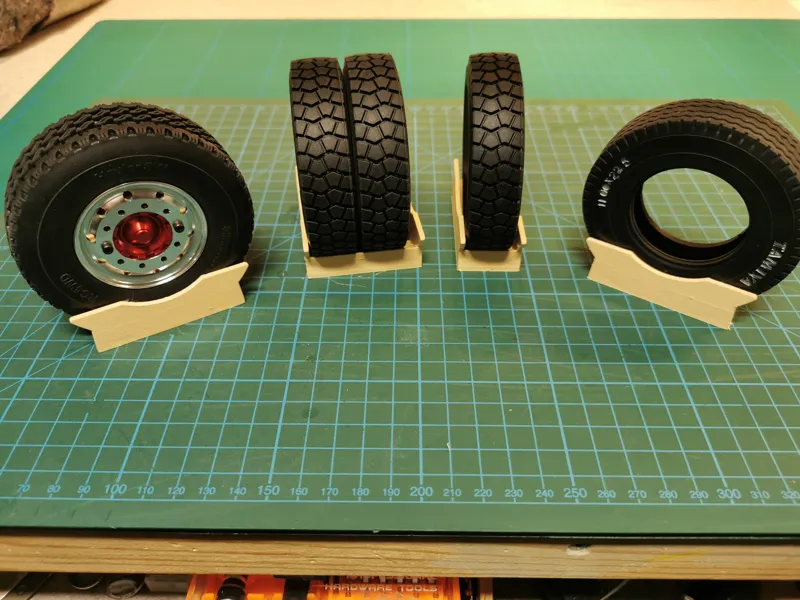 Wheel Cradle for Model Transport