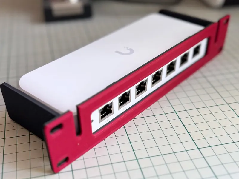 Mini Rack accessory - UniFi USW Ultra Switch PoE
