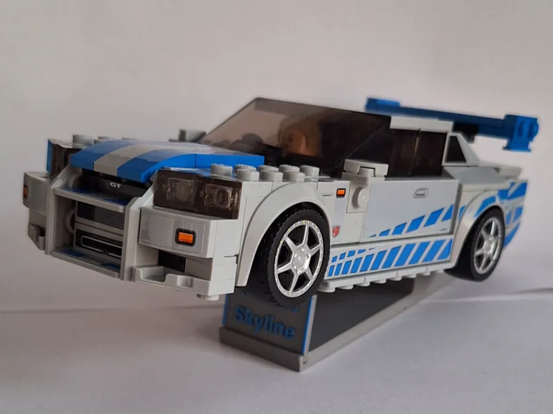 Pedestal for Nissan Skyline