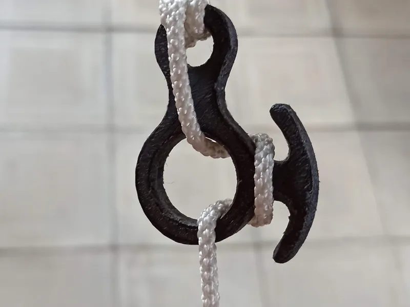 Horned Eight. Paracord Tensioner