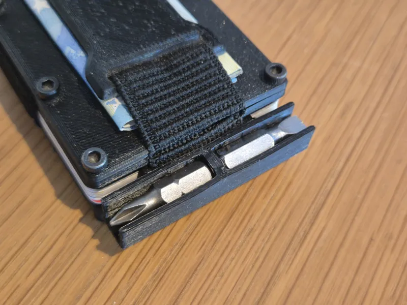 BitClip Mini – Wallet Screwdriver Bit Holder