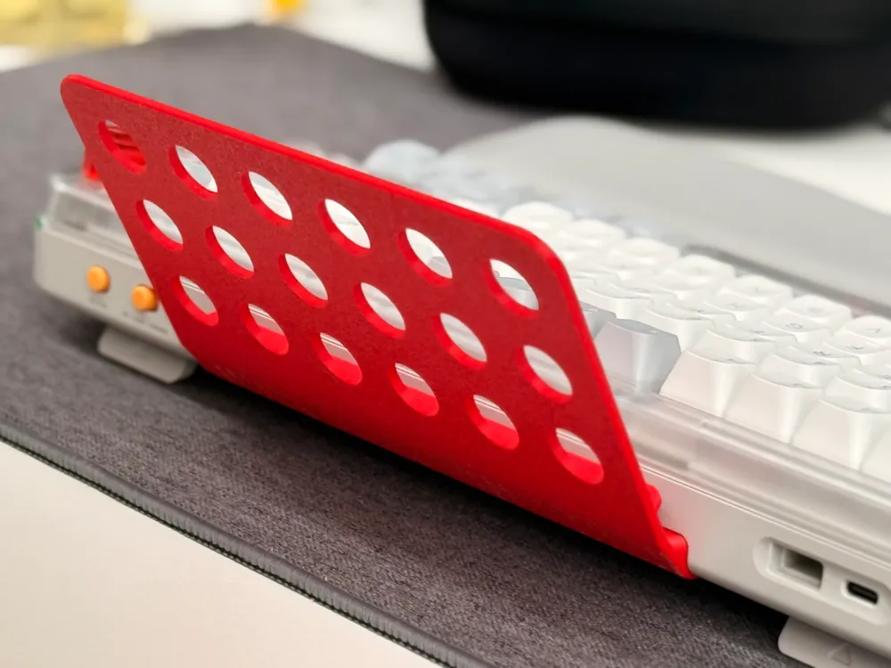 Nuphy KICK75 本体＋ハイプロファイル交換ケース　美品 世界初のハイブリッドキーボード「Kick75」の詳細がNuPhyから発表され