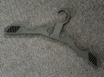 Clothes hanger