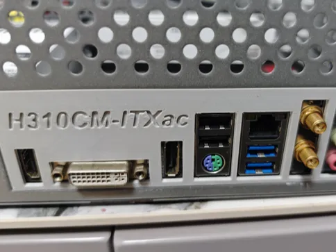华擎H310CM-ITXac 挡板